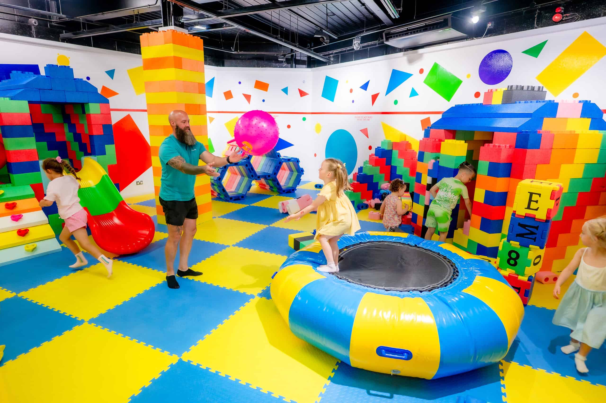 LS Lowry Oldfield Road Dwellings 1929 © The Lowry Collection, Salford